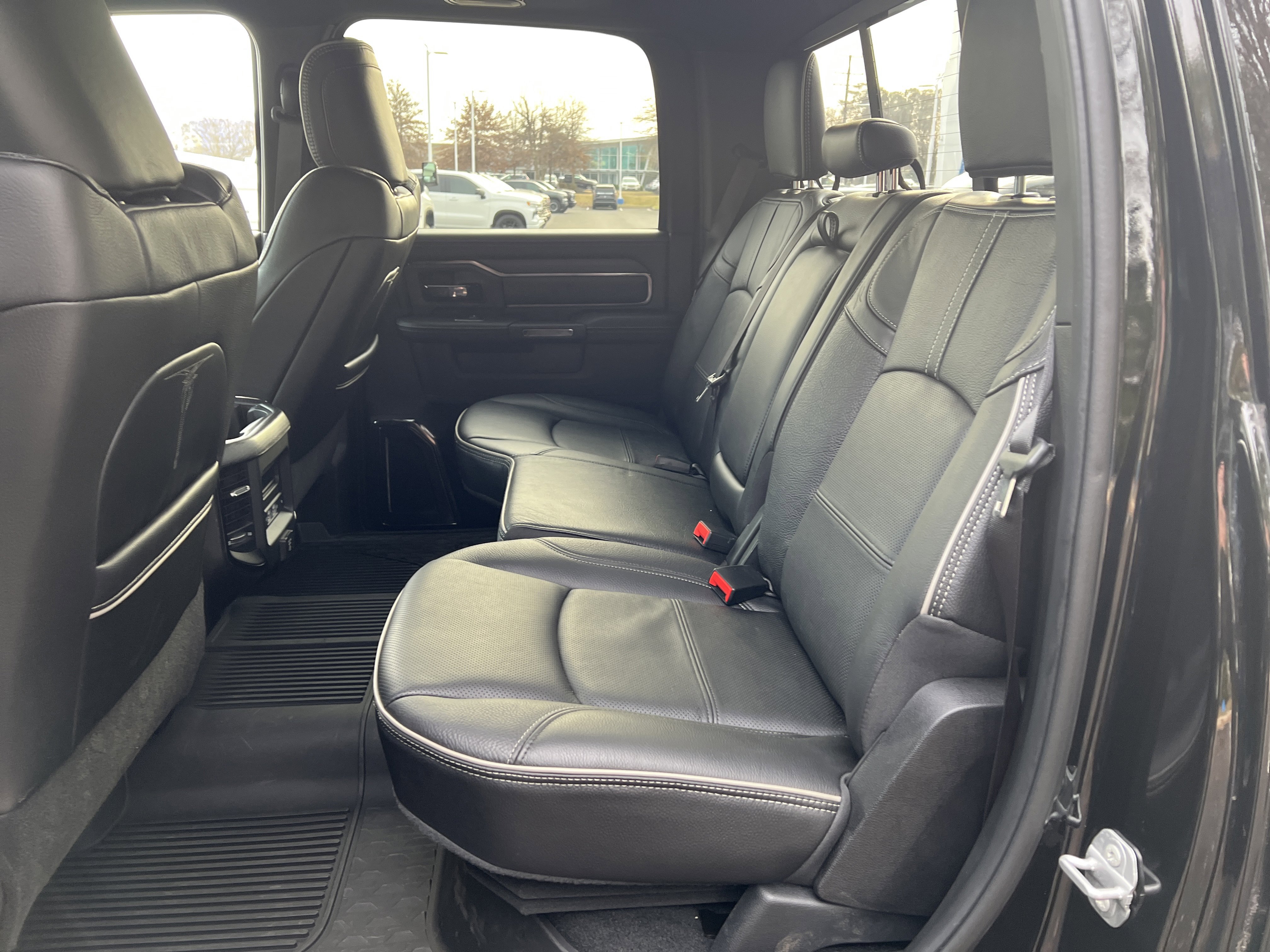 Used 2023 RAM 3500 Limited image 31