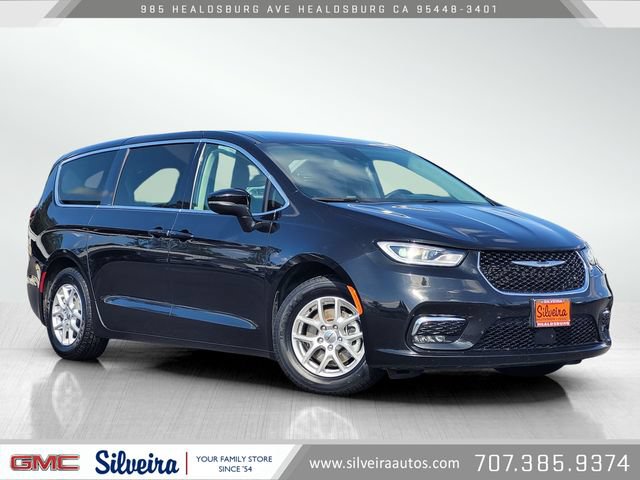 Used 2023 Chrysler Pacifica Touring-L