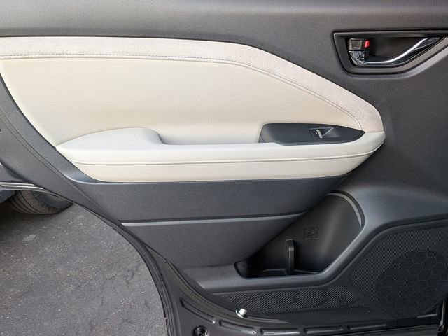 Used 2025 Subaru Forester Limited image 28