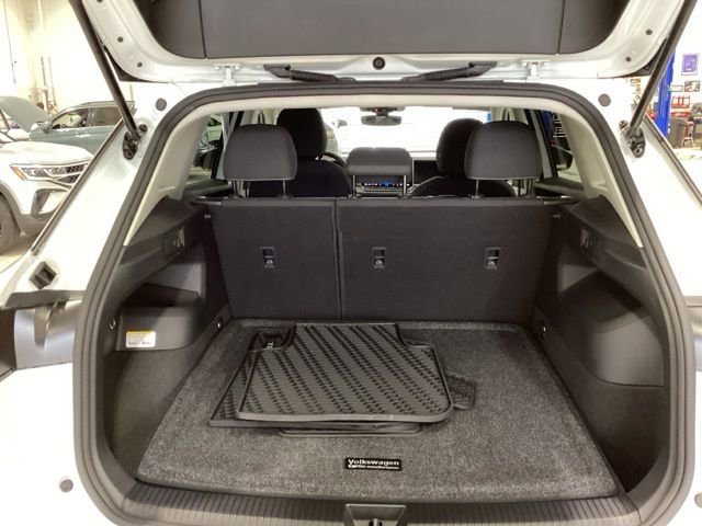 Used 2025 Volkswagen Tiguan S image 14