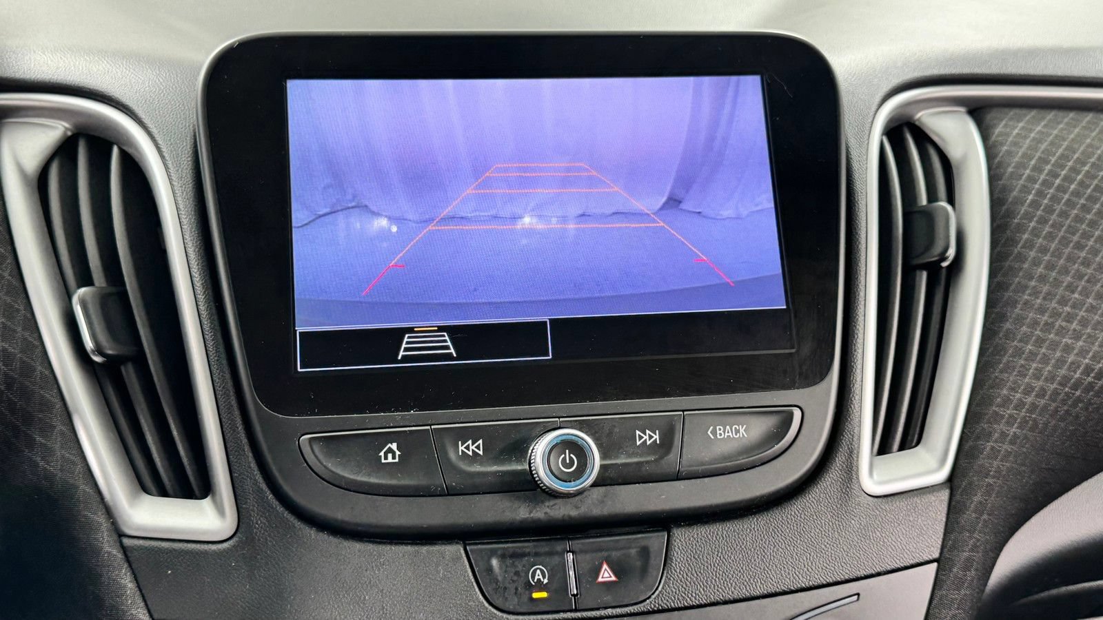 Used 2022 Chevrolet Malibu LT FWD image 23