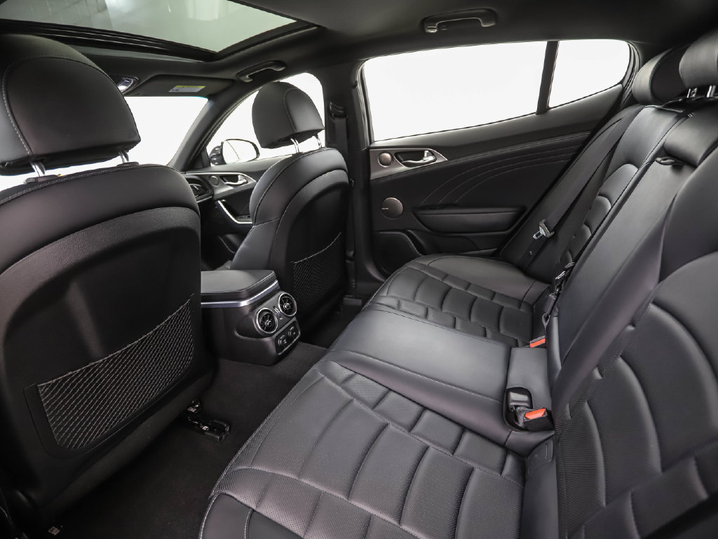 Used 2022 Kia Stinger GT2 AWD/4WD image 21