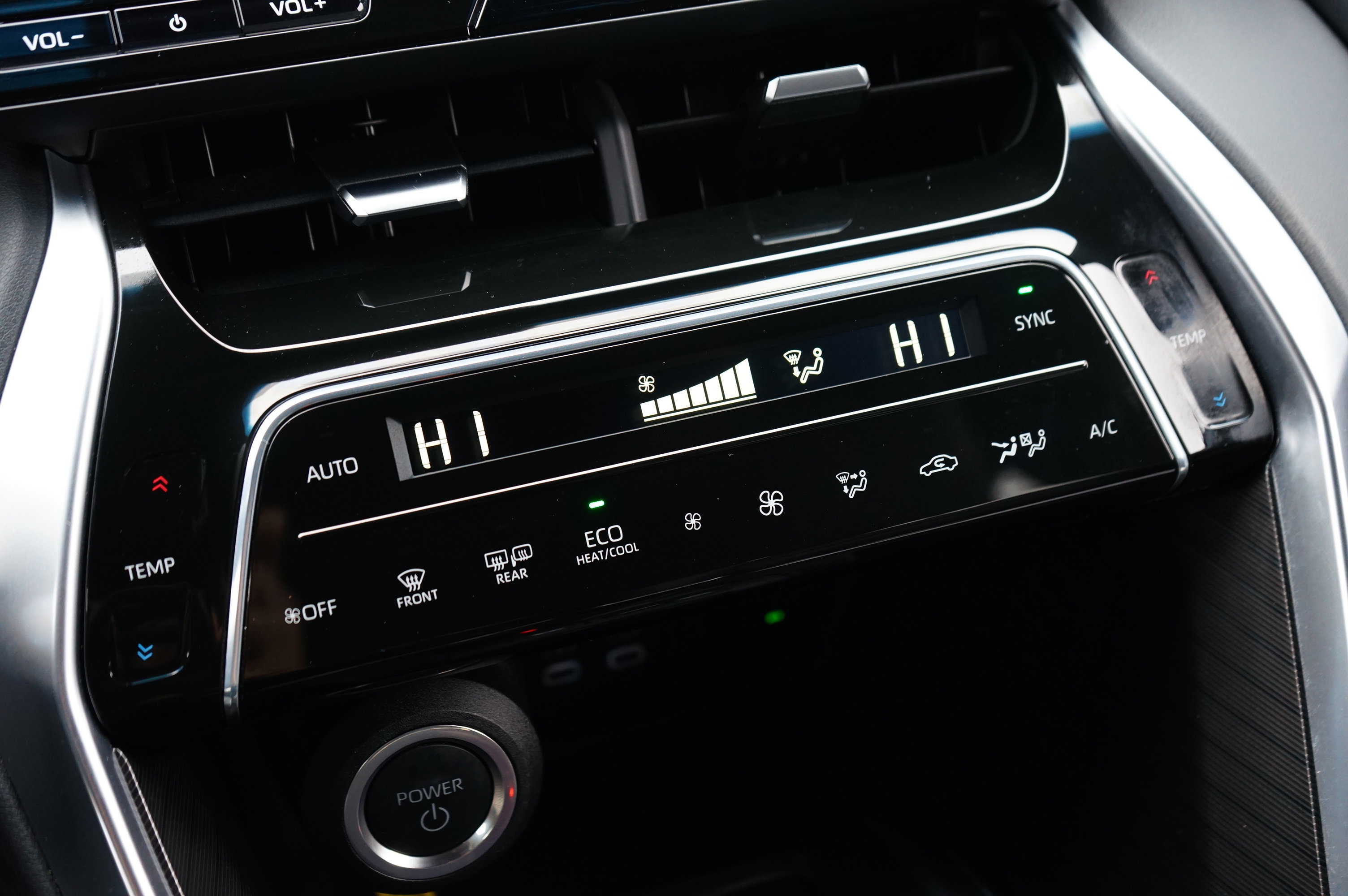 Used 2024 Toyota Venza XLE AWD/4WD image 25