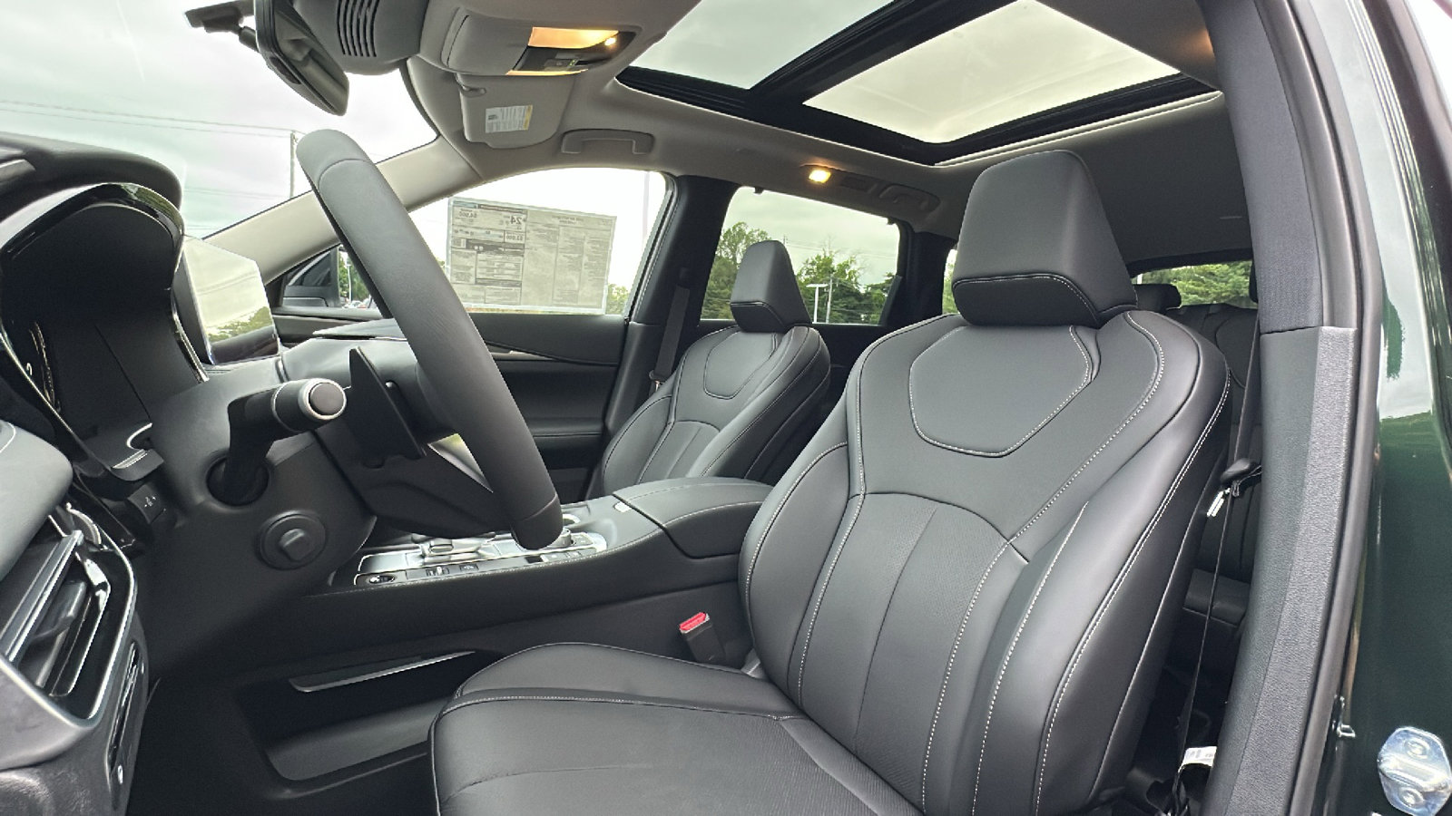 New 2026 INFINITI QX60 Luxe w/ Cargo Package image 8