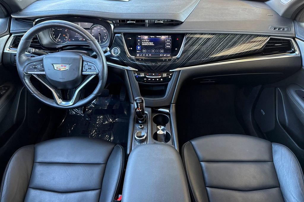 Used 2025 Cadillac XT6 Premium Luxury image 21
