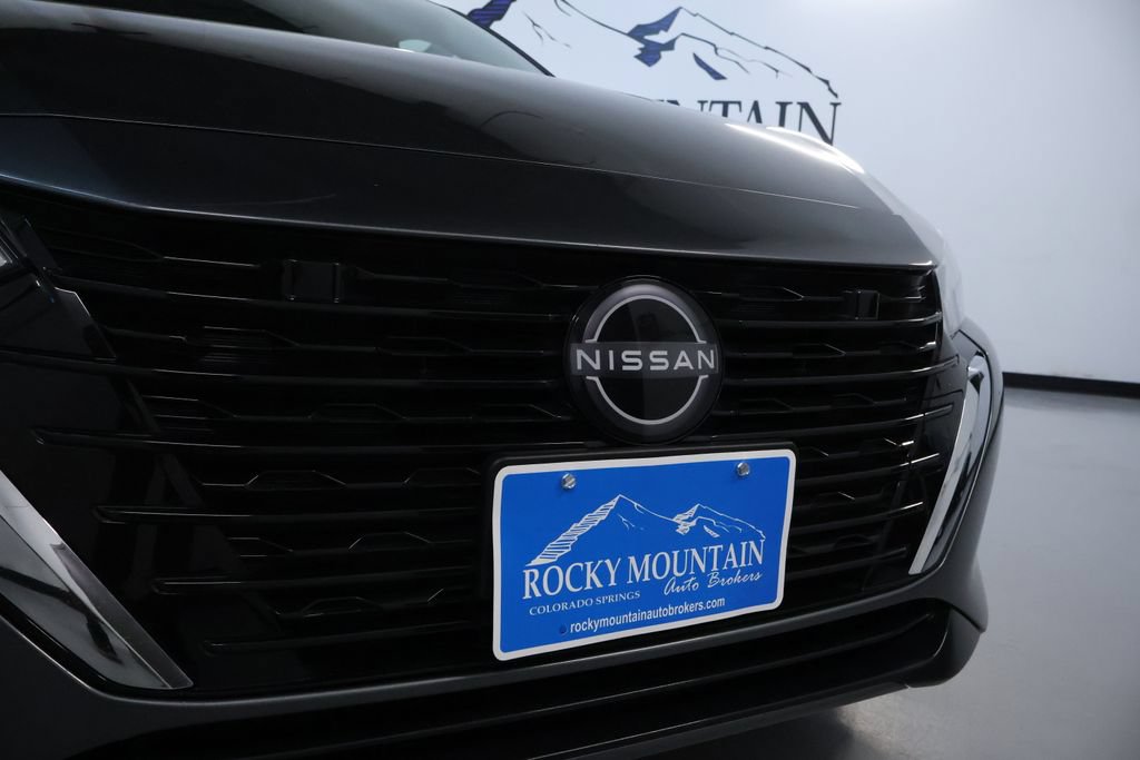 Used 2025 Nissan Sentra SV FWD image 9