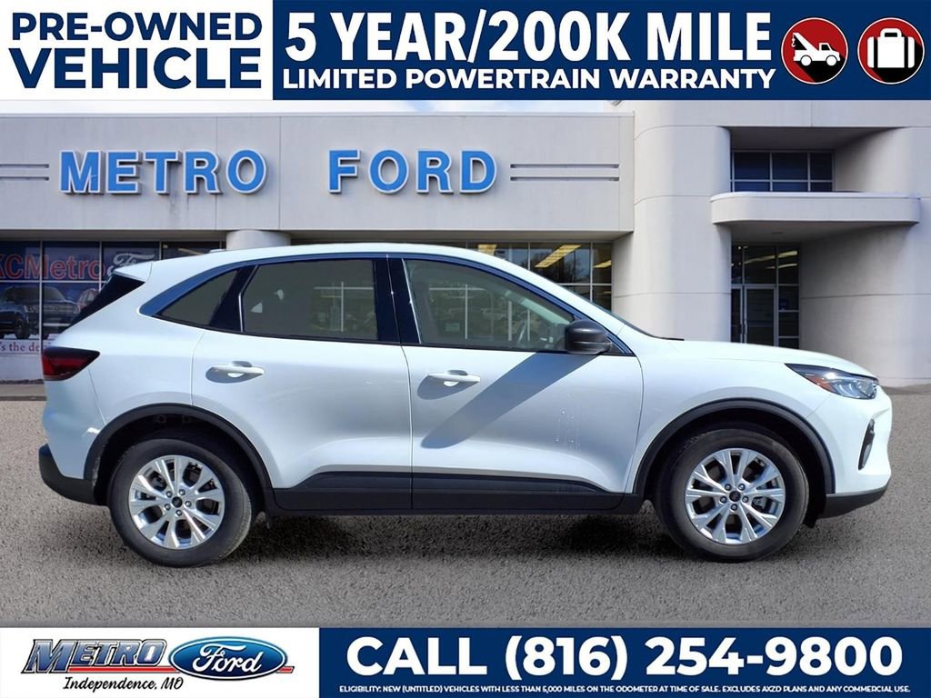 Used 2023 Ford Escape Active w/ Cold Weather Package FWD image 2