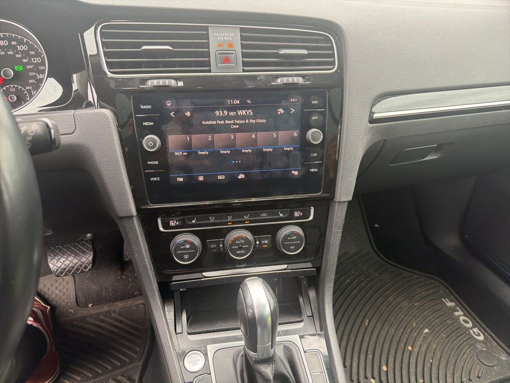 Used 2018 Volkswagen Golf SEL FWD image 16