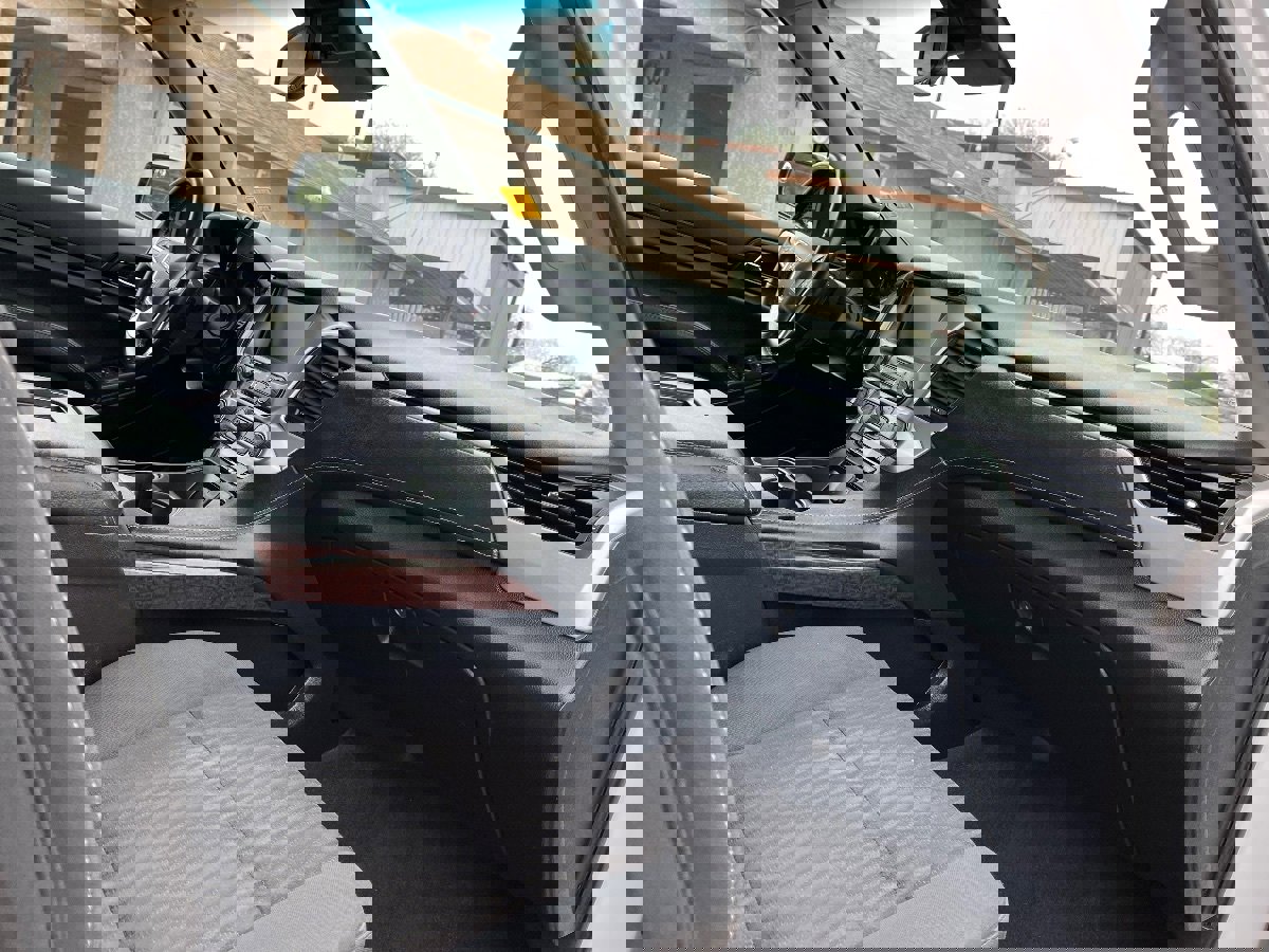 Used 2019 GMC Yukon XL SLE w/ SLE Value Package image 37