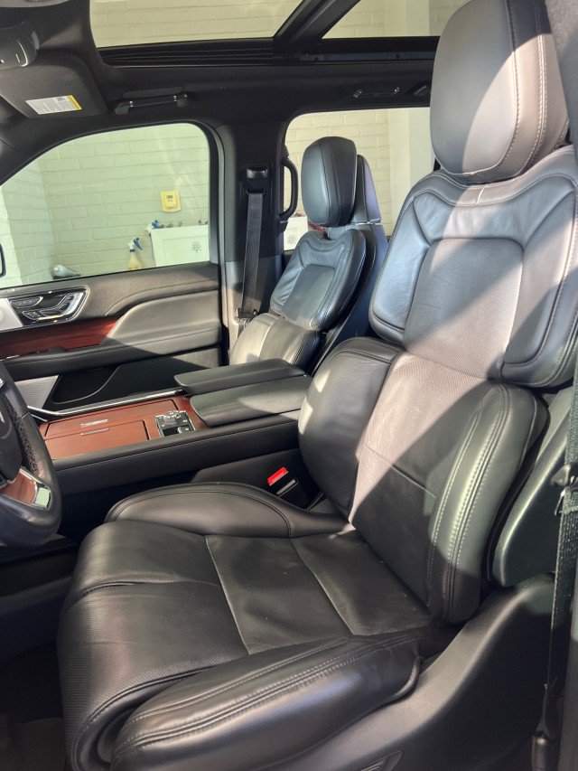 Used 2024 Lincoln Navigator Reserve AWD/4WD image 8