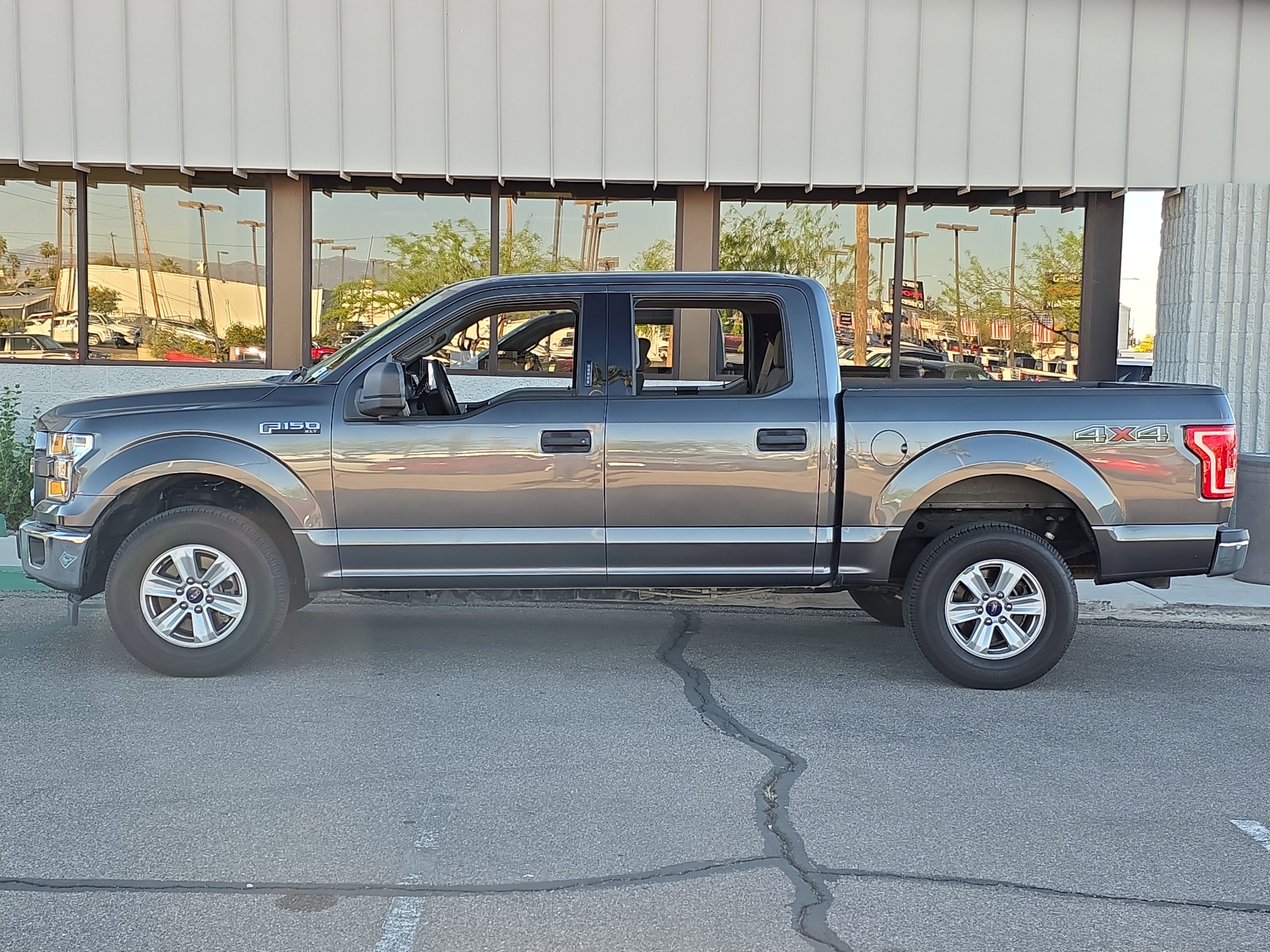 Used 2017 Ford F150 XLT image 6