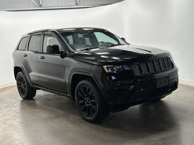 Used 2020 Jeep Grand Cherokee Altitude image 32