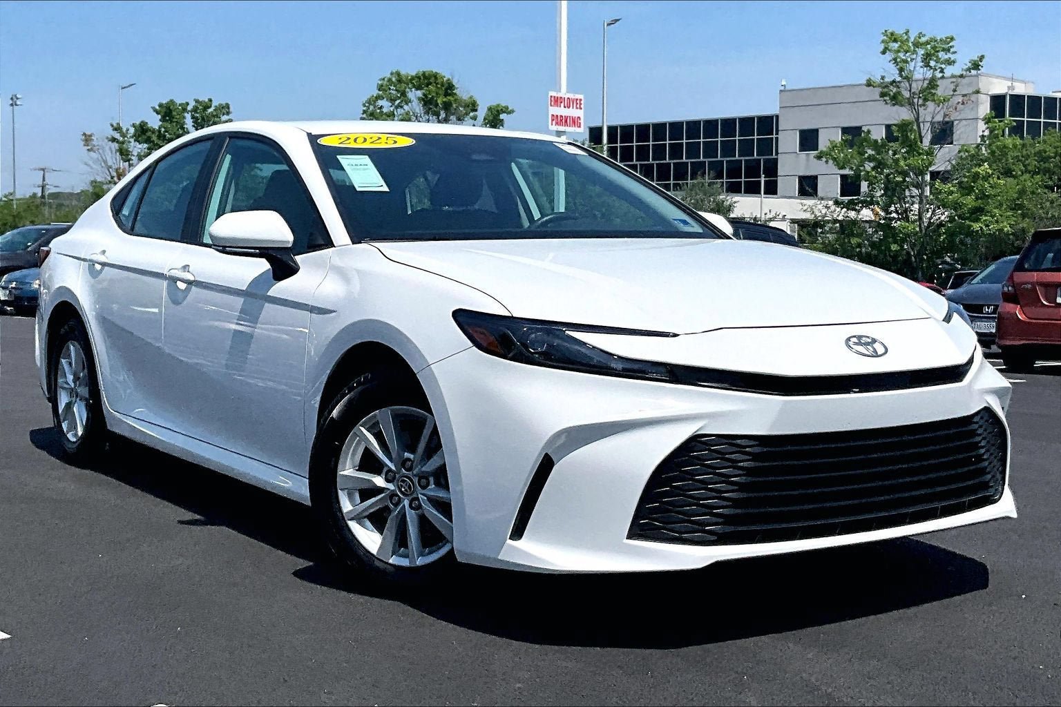 Used 2025 Toyota Camry LE w/ Convenience Package AWD/4WD image 2