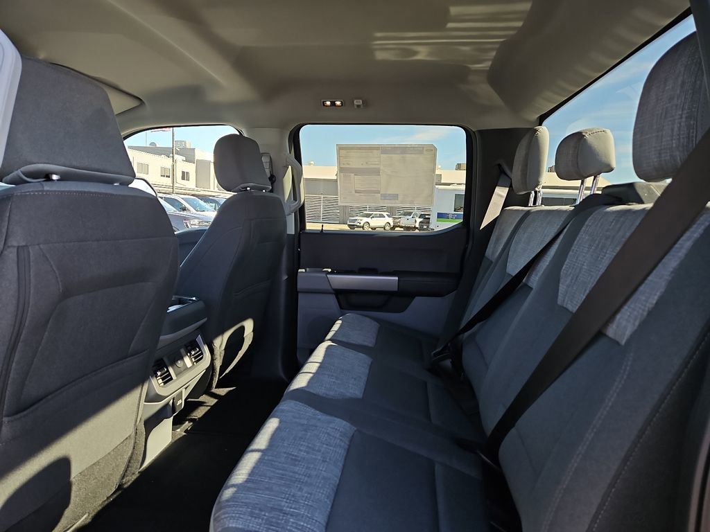 New 2026 Ford F250 XLT w/ FX4 Off-Road Package image 19
