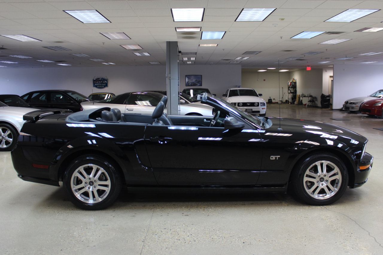 Used 2005 Ford Mustang GT image 9
