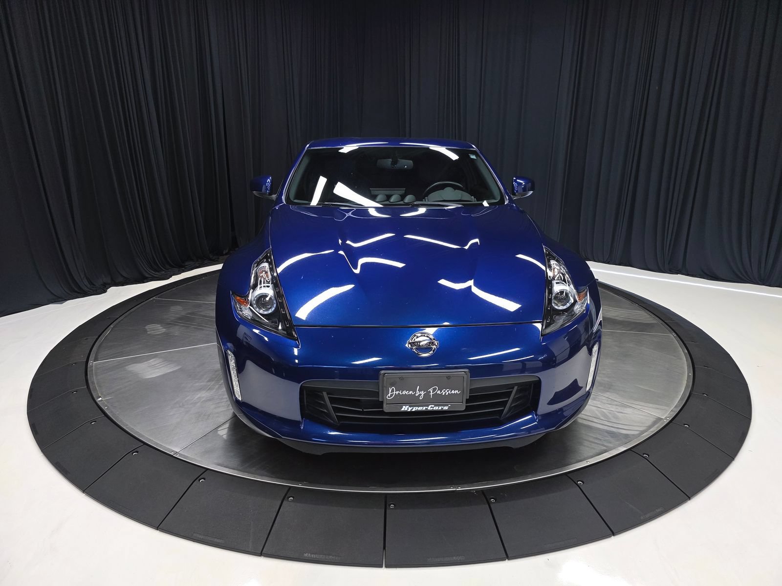 Used 2020 Nissan 370Z NISMO RWD image 8