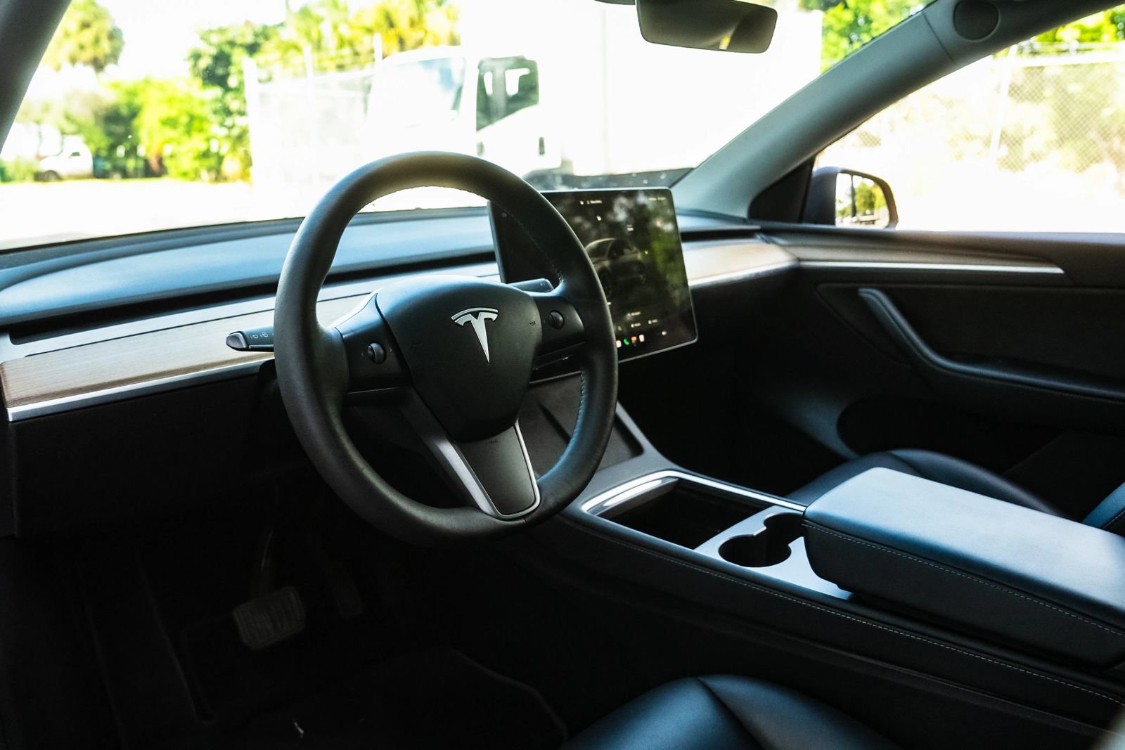 Used 2023 Tesla Model Y 2WD image 13