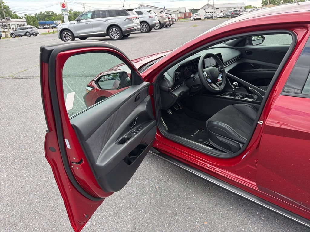 Used 2025 Hyundai Elantra N FWD image 15