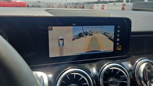 Used 2023 Mercedes-Benz GLB 250 image 14