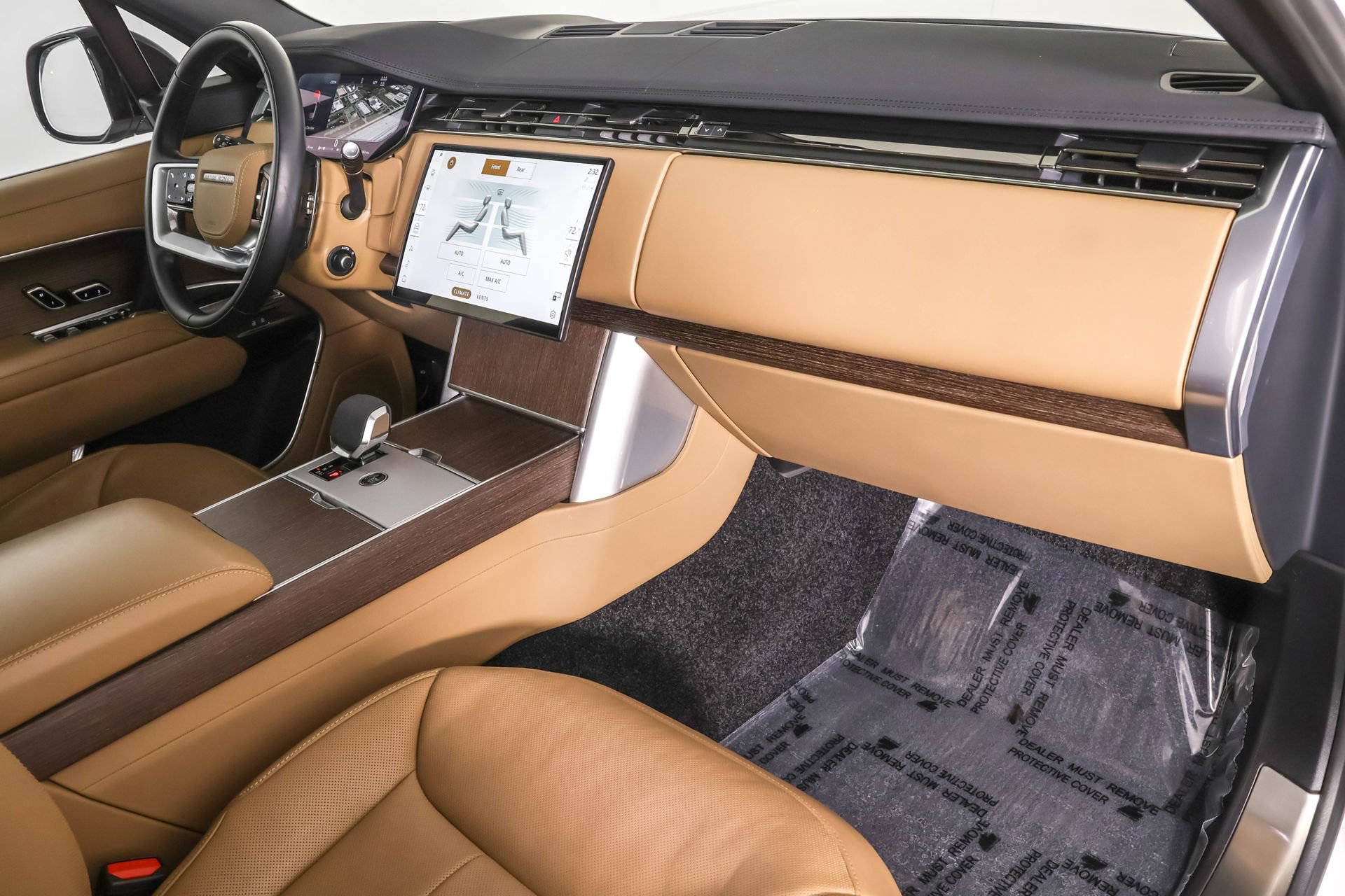 Used 2024 Land Rover Range Rover Long Wheelbase SE image 47