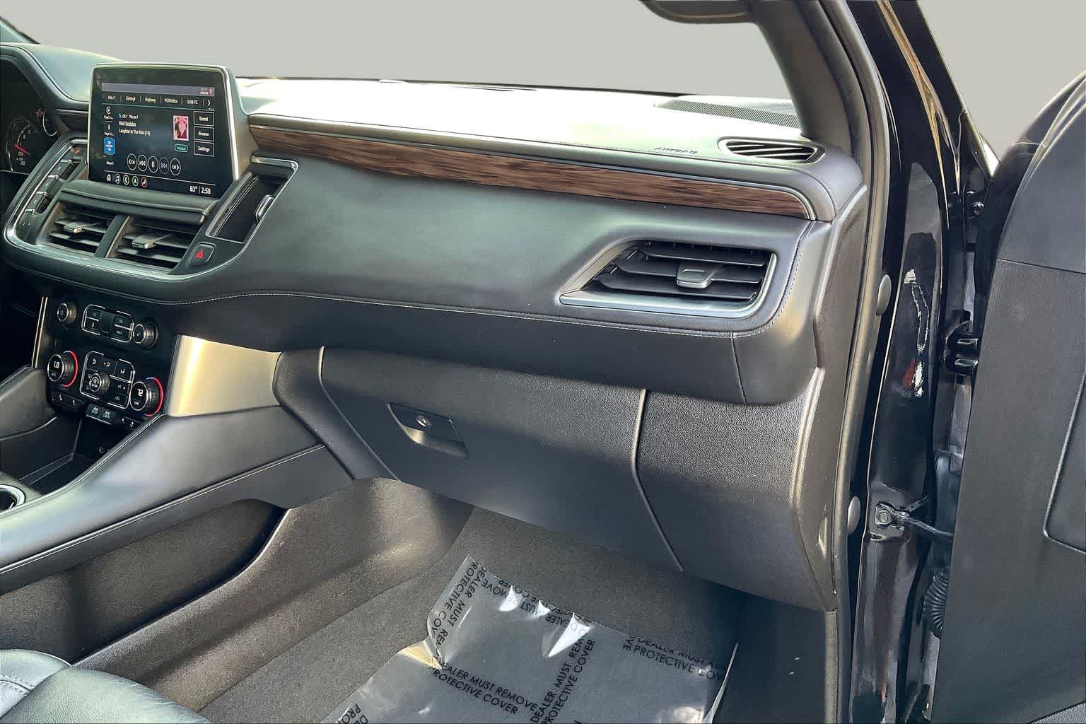 Used 2021 Chevrolet Tahoe LT w/ Luxury Package RWD image 16