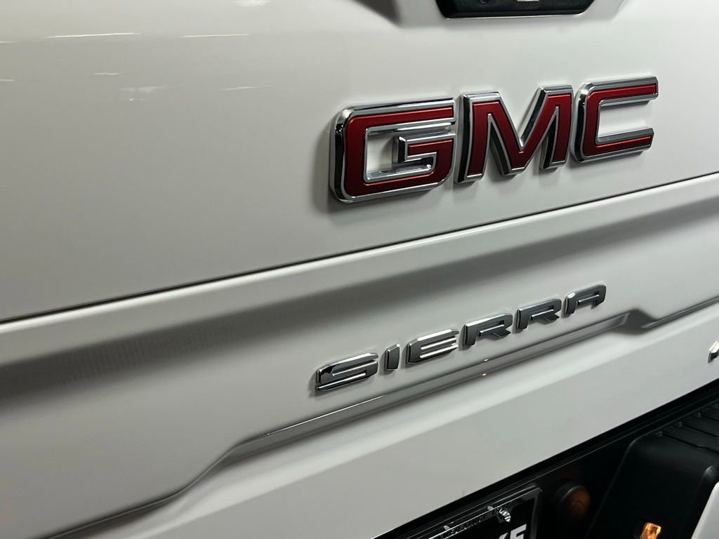 Used 2025 GMC Sierra 1500 AT4 image 12