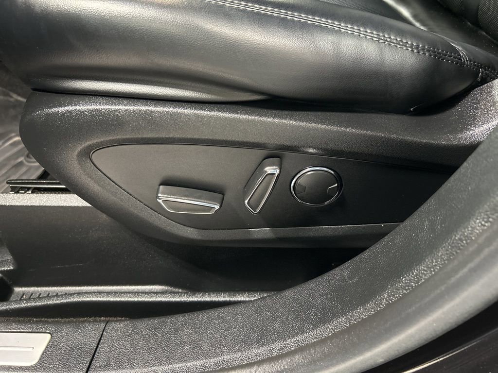 Used 2019 Lincoln Nautilus Select image 11