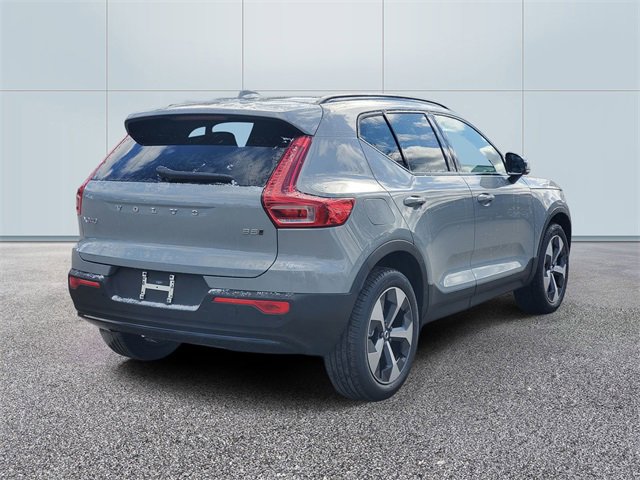 New 2026 Volvo XC40 B5 Core w/ Protection Package Premier image 4
