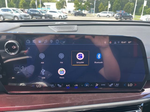 New 2026 Chevrolet Traverse RS w/ LPO, Floor Liner Package FWD image 36