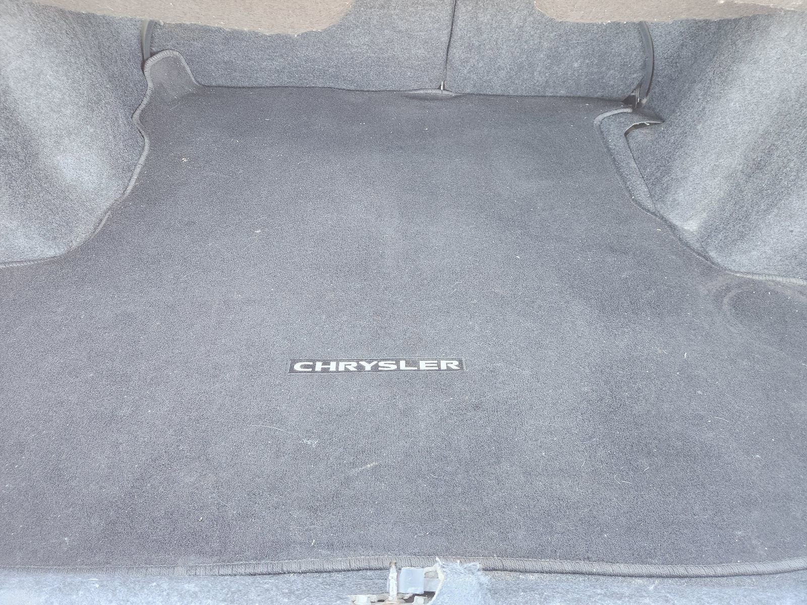 Used 2010 Chrysler Sebring Limited image 35