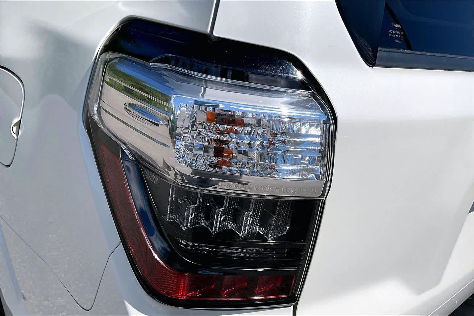 Used 2015 Toyota 4Runner Limited AWD/4WD image 28