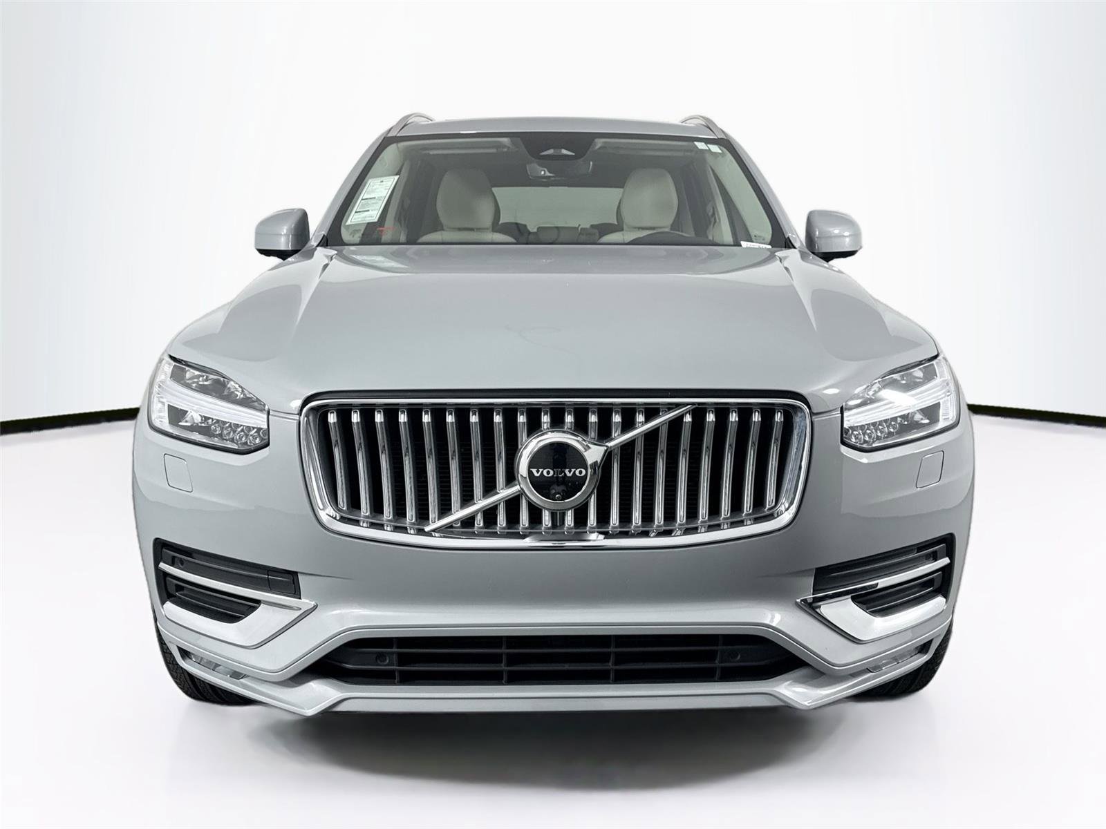 Used 2025 Volvo XC90 B6 Plus w/ Protection Package AWD/4WD image 9