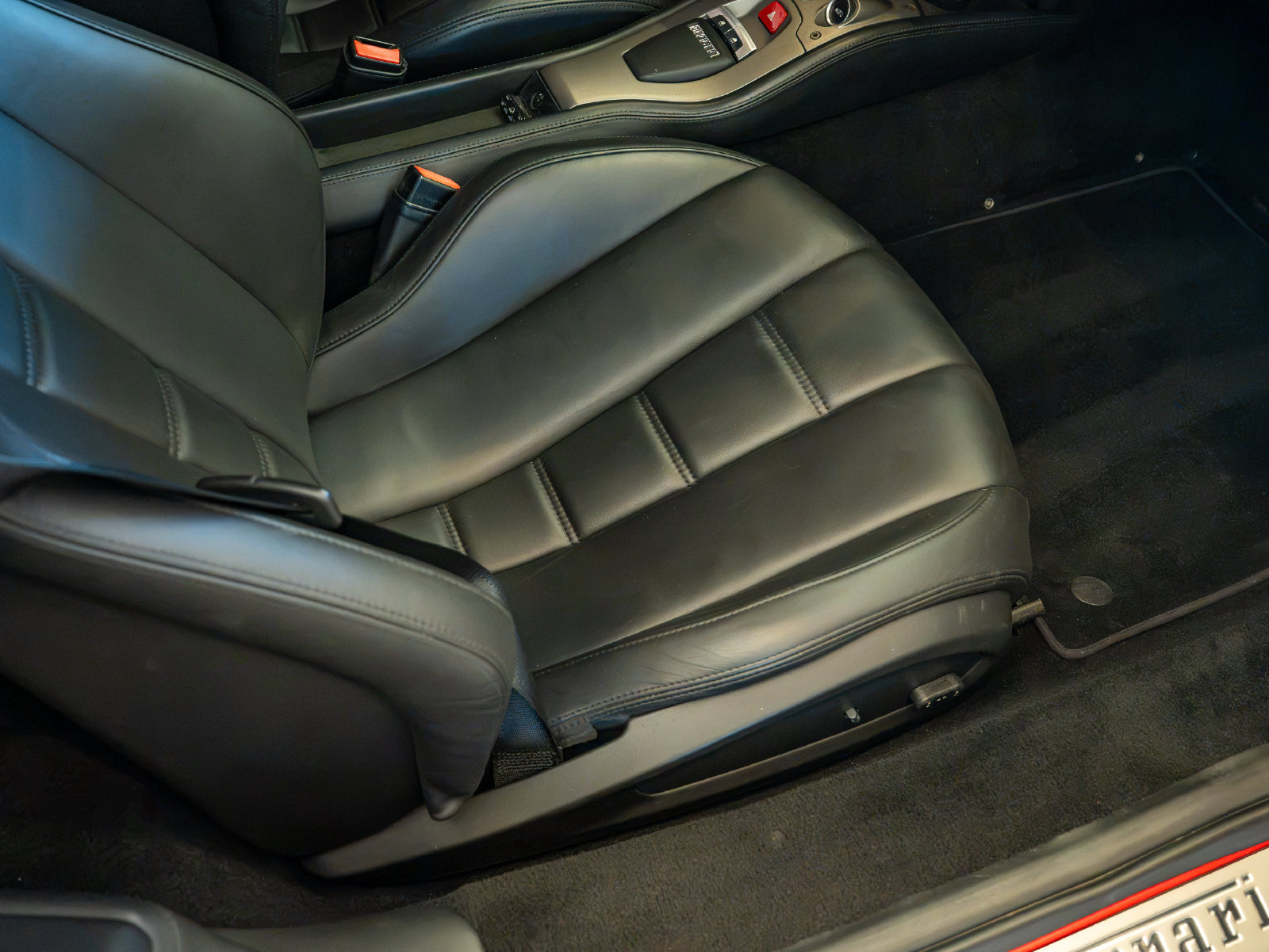 Used 2010 Ferrari 458 Italia Coupe RWD image 20
