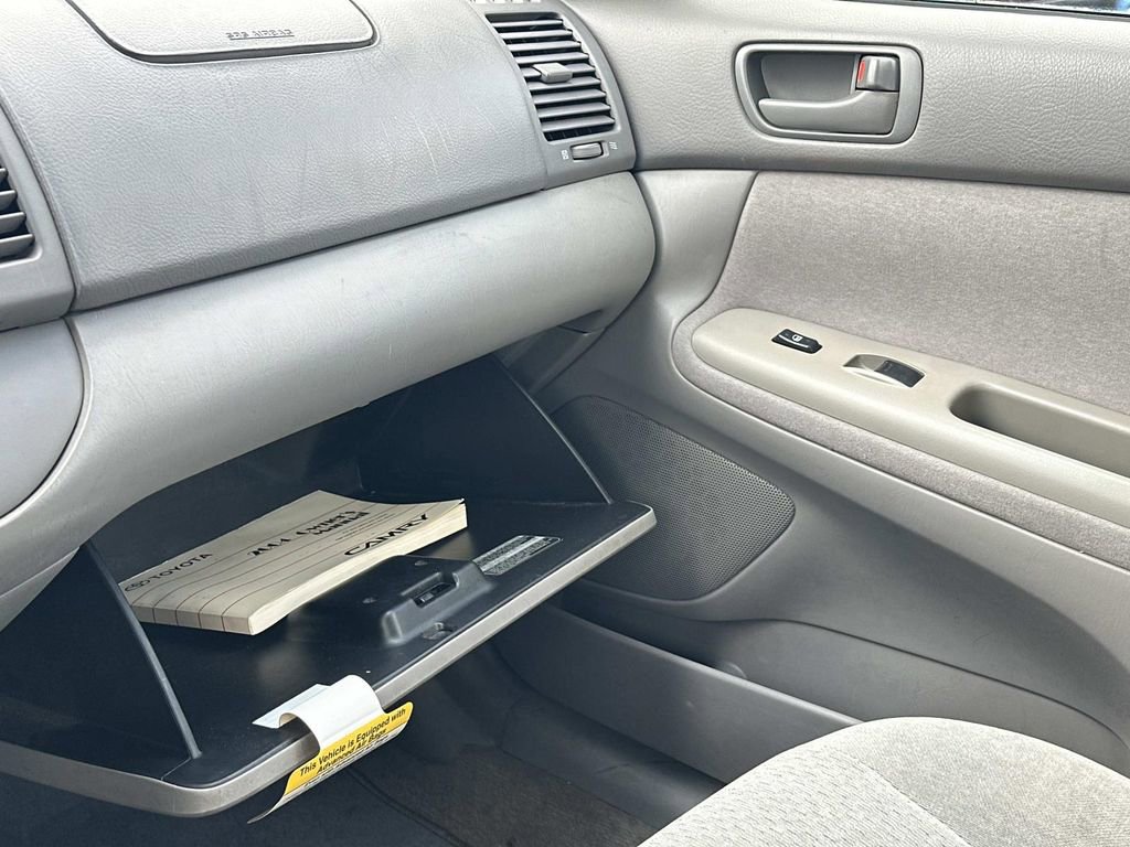 Used 2004 Toyota Camry LE FWD image 28