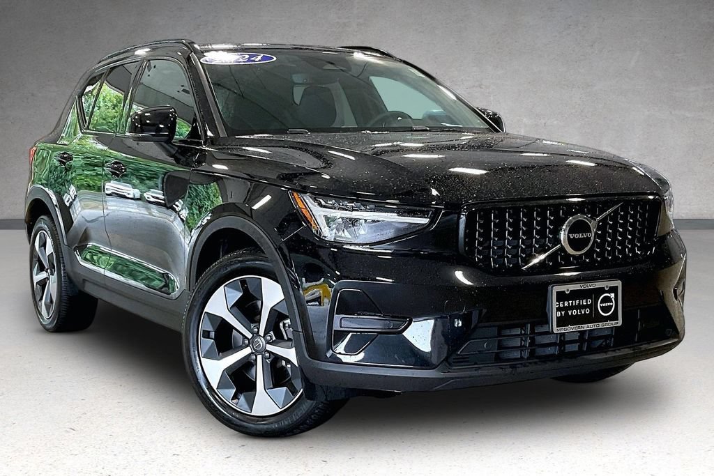 Certified 2024 Volvo XC40 B5 Core AWD/4WD image 3