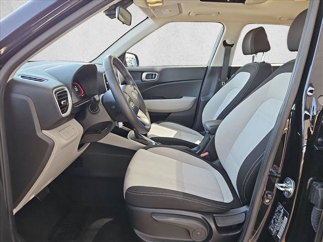 Used 2023 Hyundai Venue SEL FWD image 14