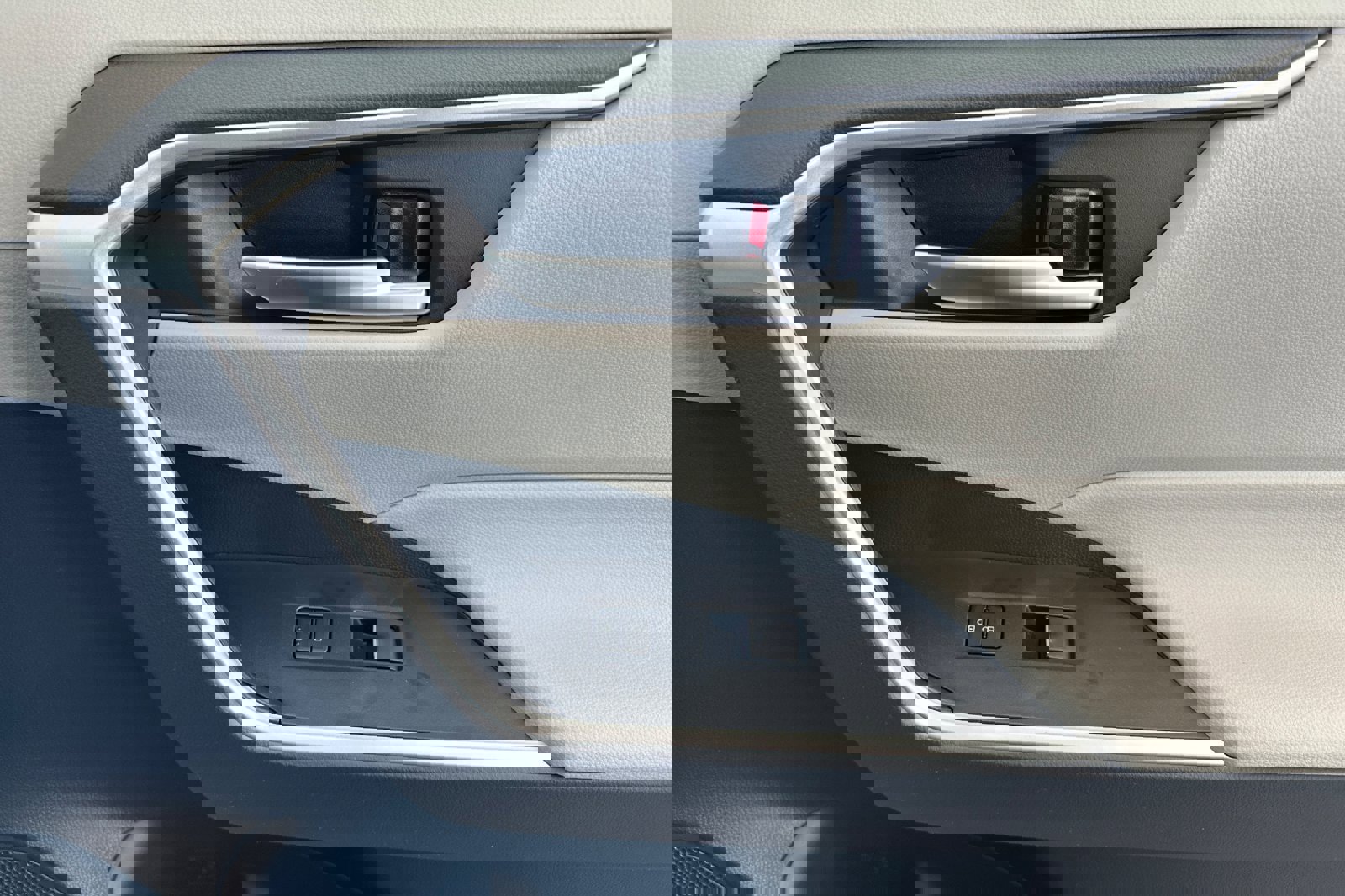 New 2025 Toyota RAV4 XLE image 20