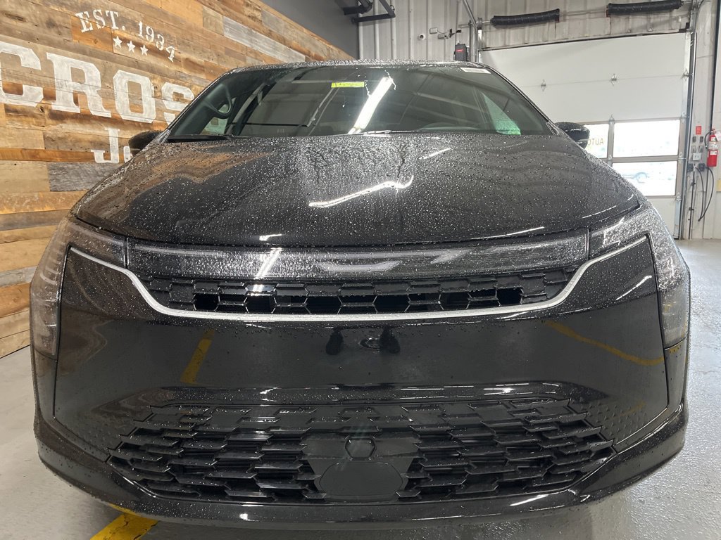 New 2027 Chrysler Pacifica Select AWD/4WD image 7