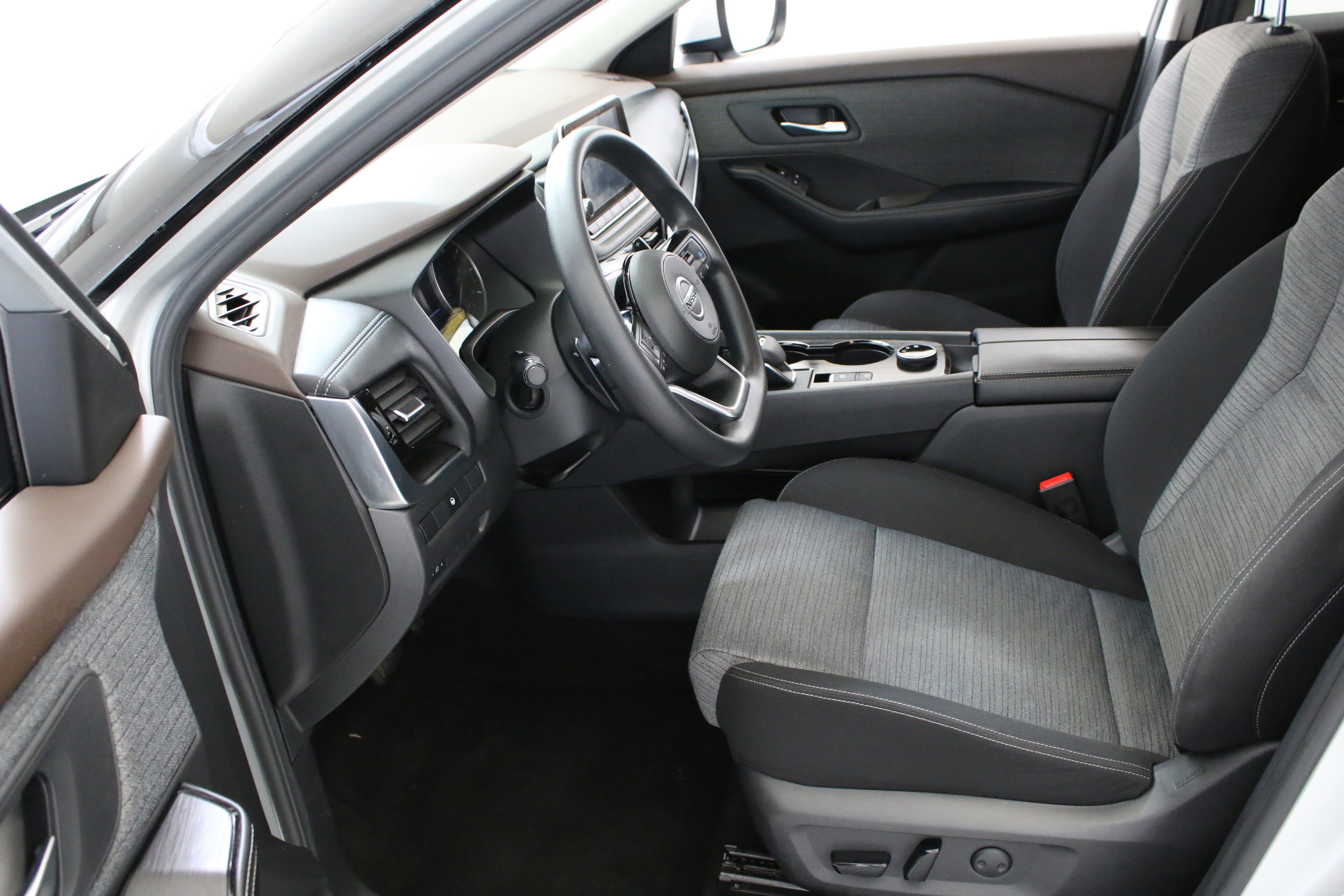 Used 2021 Nissan Rogue SV AWD/4WD image 24