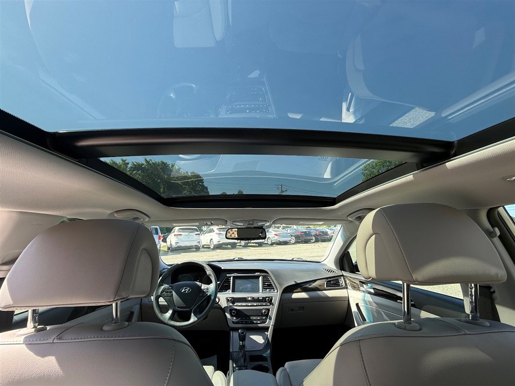 Used 2016 Hyundai Sonata Limited w/ Option Group 05 FWD image 9