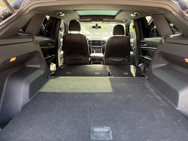 Used 2020 Volkswagen Atlas Cross Sport SE w/ Panoramic Sunroof Package FWD image 19
