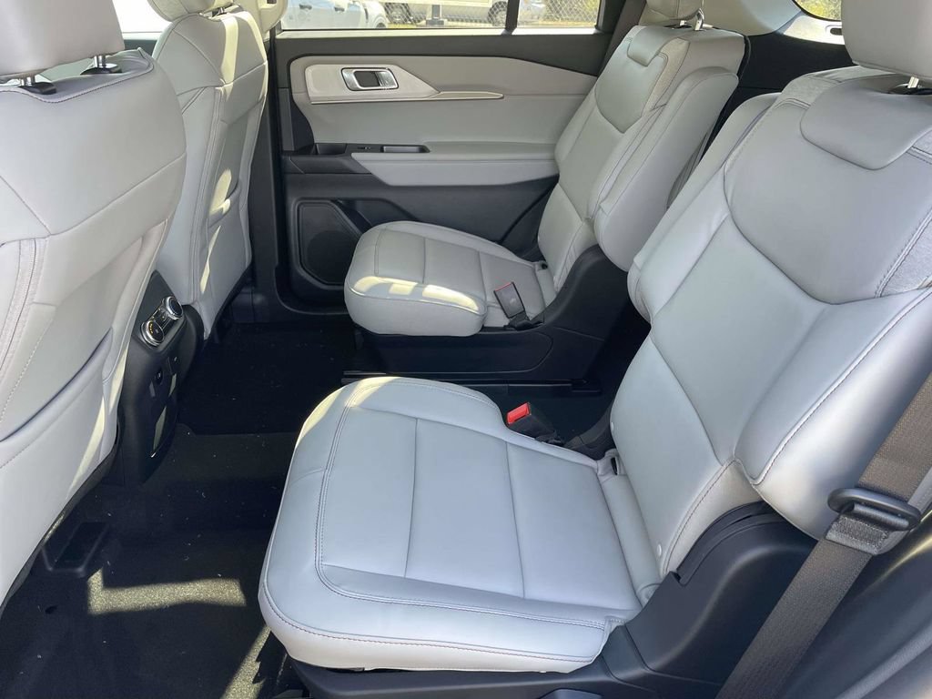 New 2026 Ford Explorer Active w/ Active Comfort Package RWD image 12