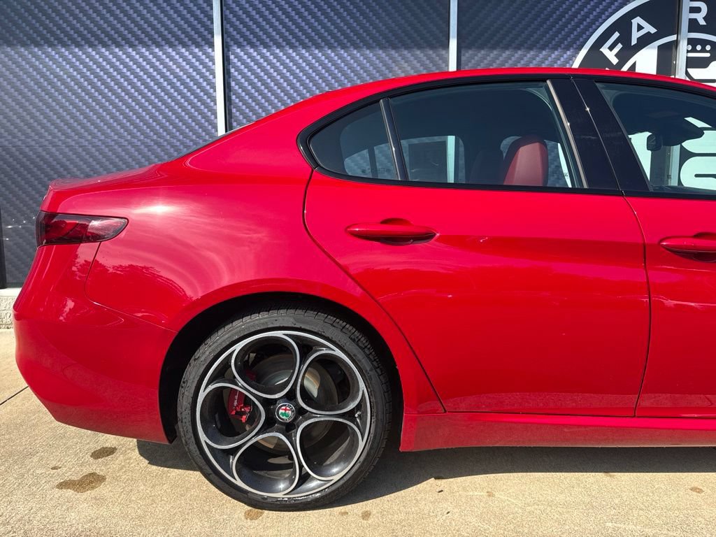 Used 2021 Alfa Romeo Giulia Ti Sport AWD/4WD image 5