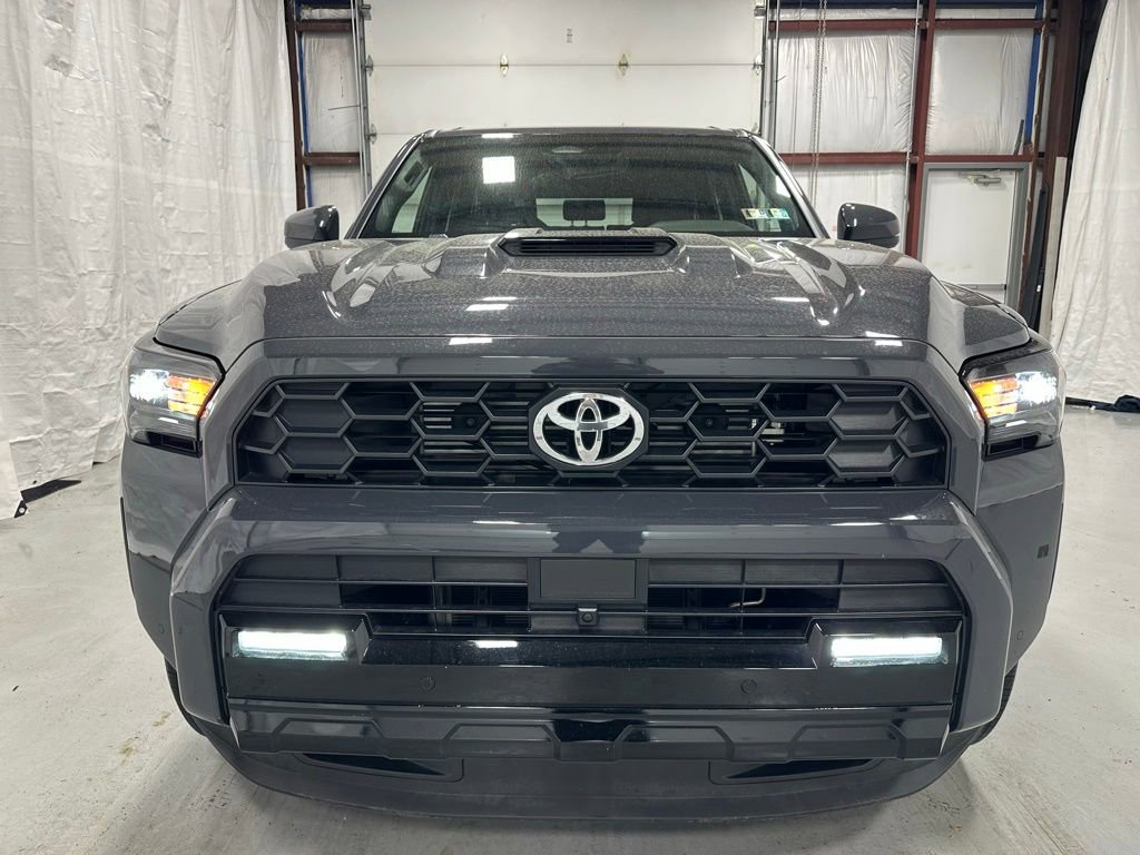 Used 2025 Toyota 4Runner TRD Sport AWD/4WD image 2