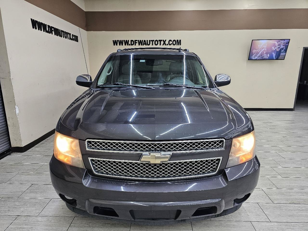 Used 2011 Chevrolet Avalanche LT w/ Regional Value Package RWD image 3