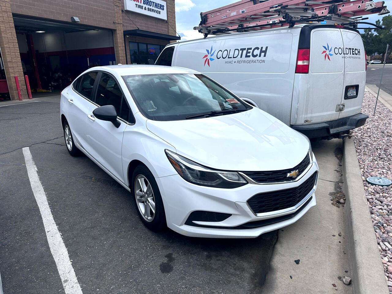Used 2017 Chevrolet Cruze LT w/ Convenience Package image 4