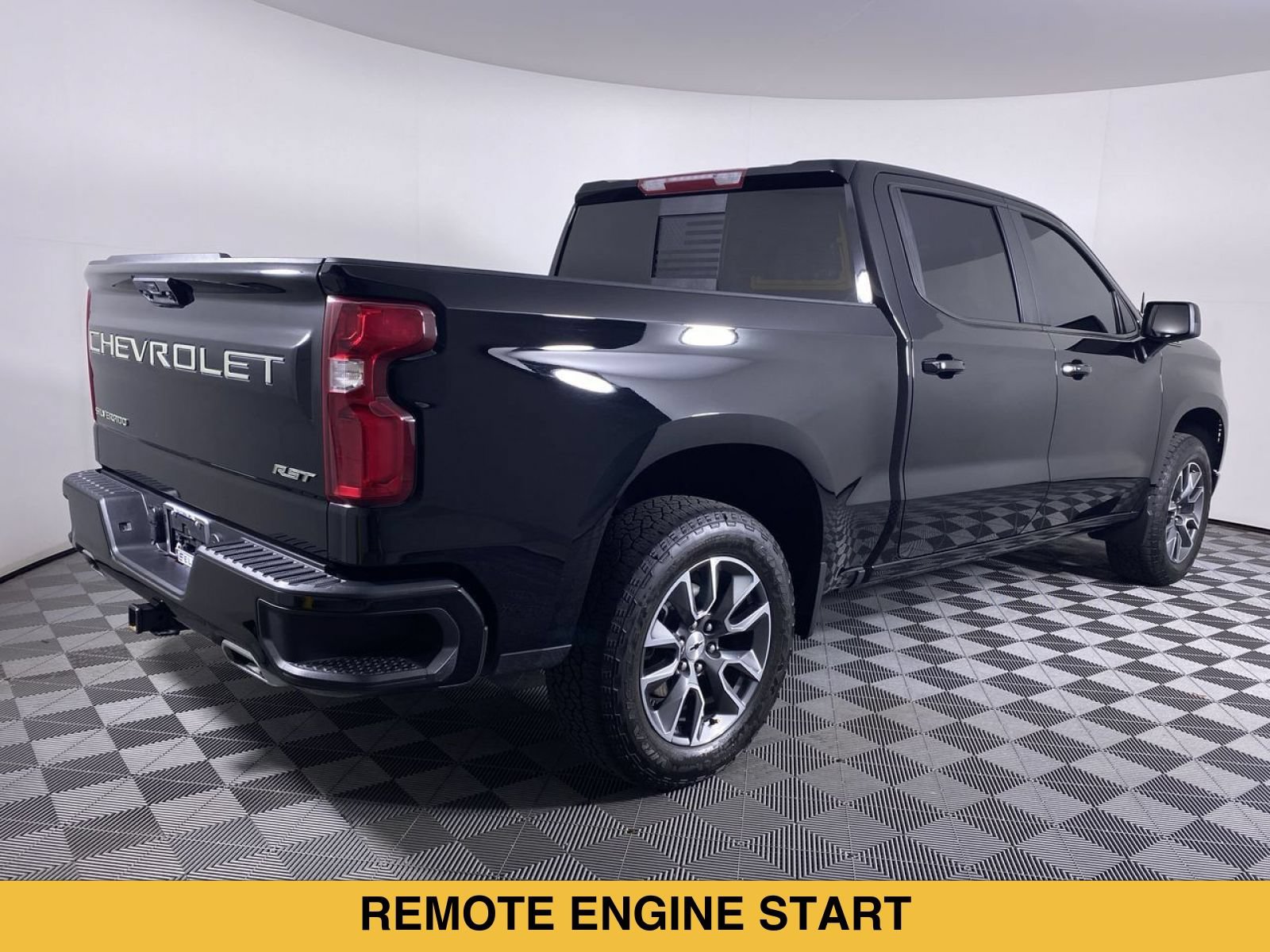 Certified 2025 Chevrolet Silverado 1500 RST AWD/4WD image 19