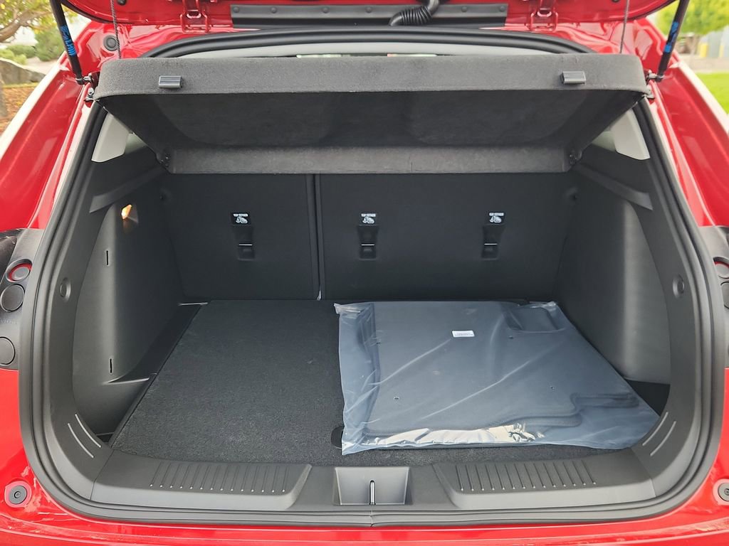 New 2026 Chevrolet Trax LT w/ Sunroof Package image 6