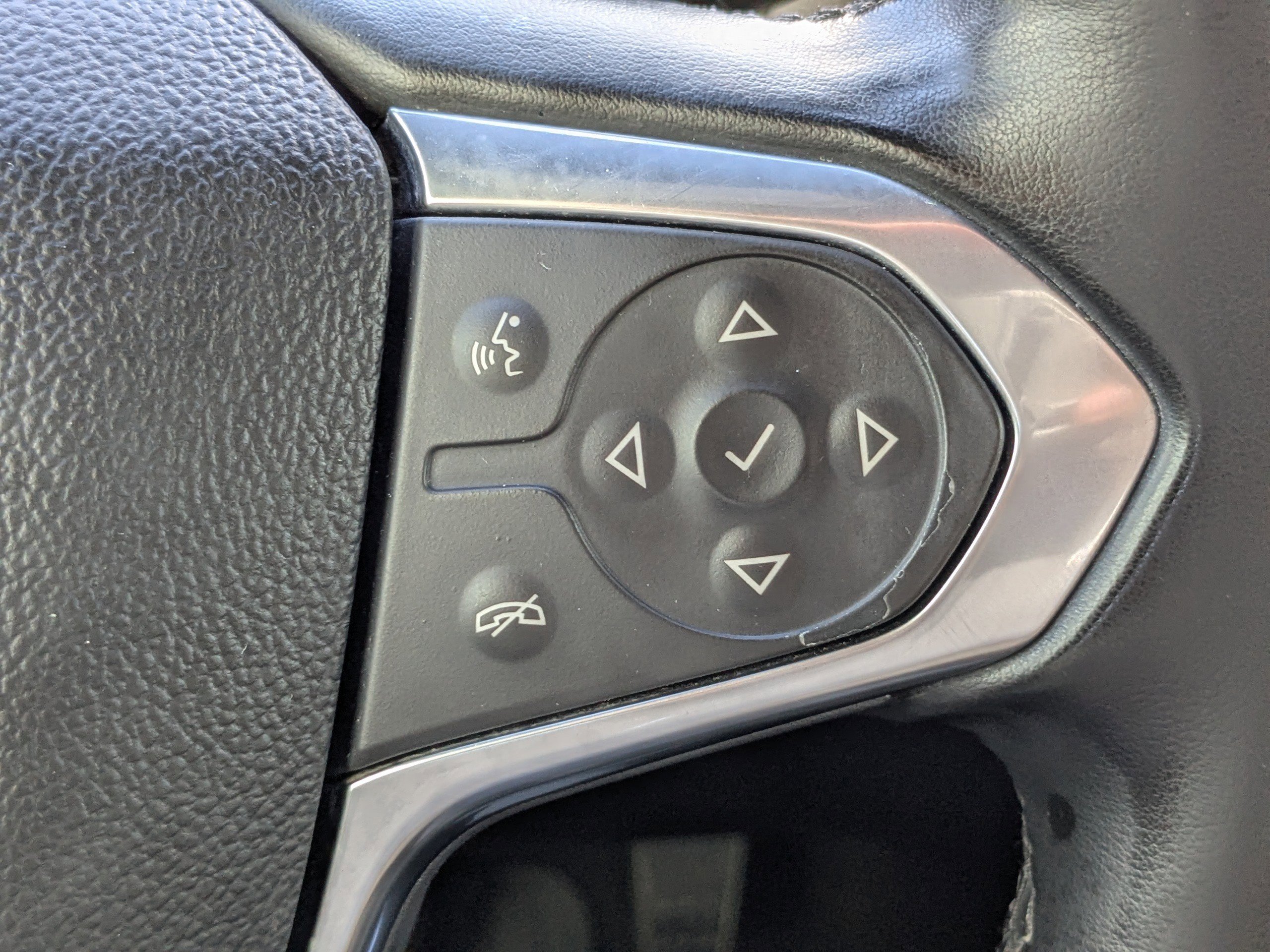 Used 2023 Chevrolet Traverse LT image 27