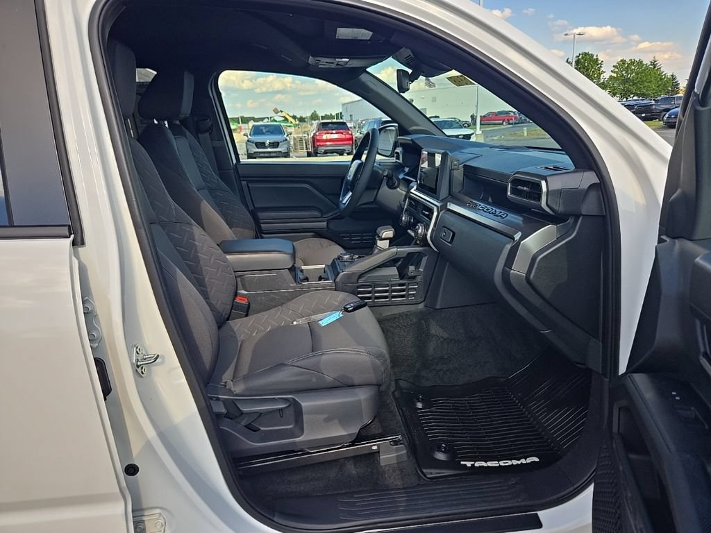 Used 2026 Toyota Tacoma SR5 AWD/4WD image 43
